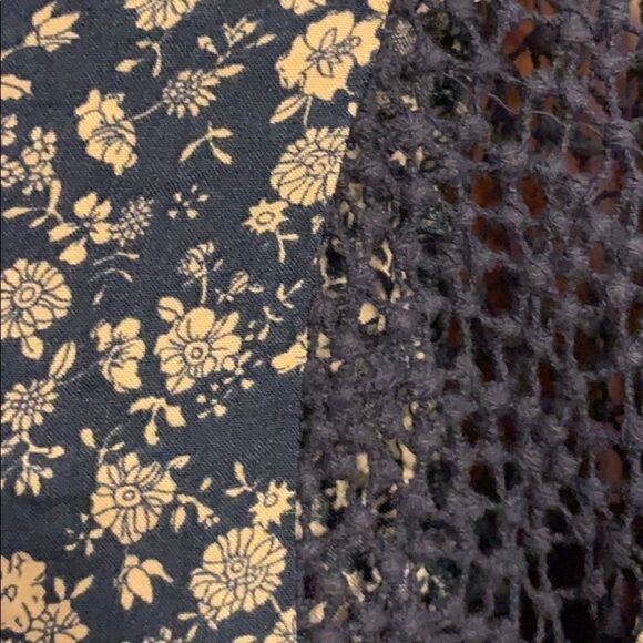 Easley flower print cotton blouse- size S - Picture 5 of 6